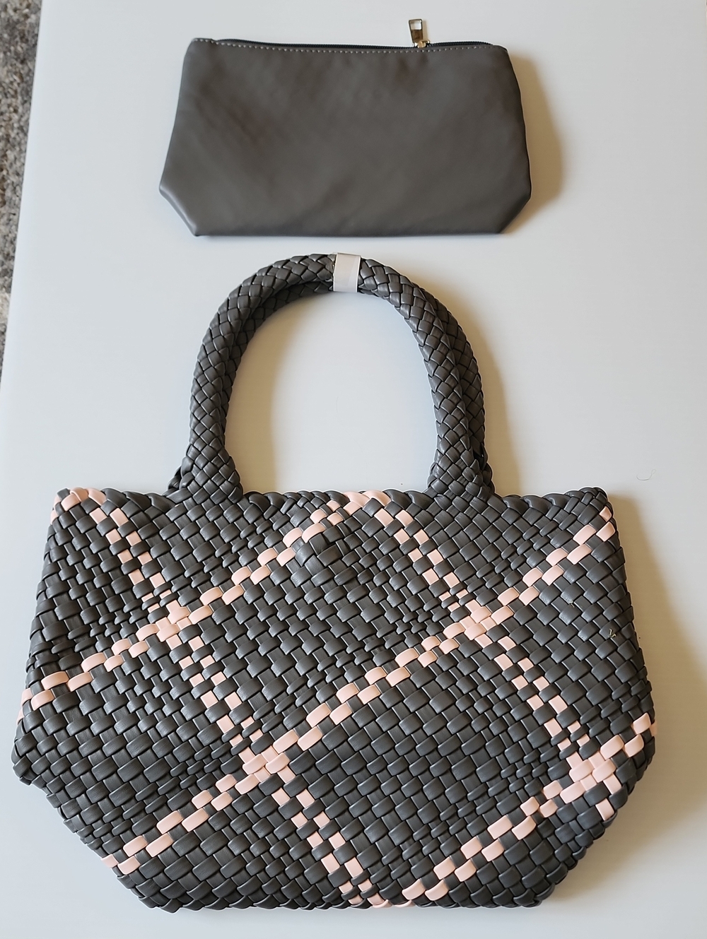 Woven Grey and Pink Tote Bag with Matching Pouch. NWOT.